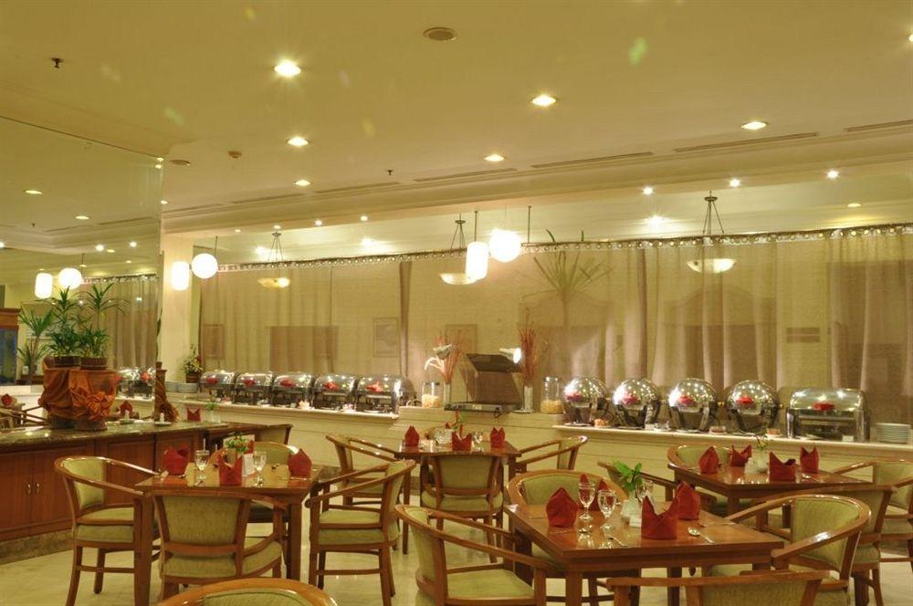 Singgasana Hotel Makassar Exterior photo