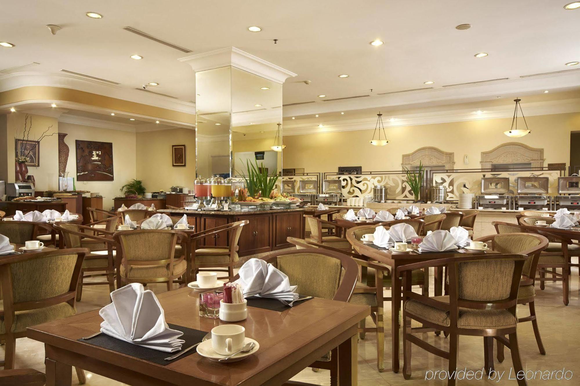 Singgasana Hotel Makassar Exterior photo